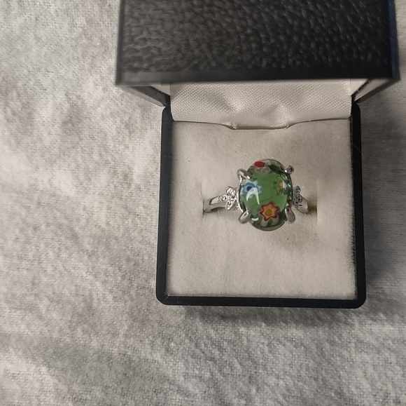 New women's size 9 floral ring - Picture 3 of 5